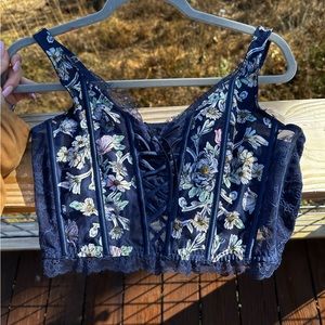 Victoria’s Secret Dream angels unlined lace-up corset top.